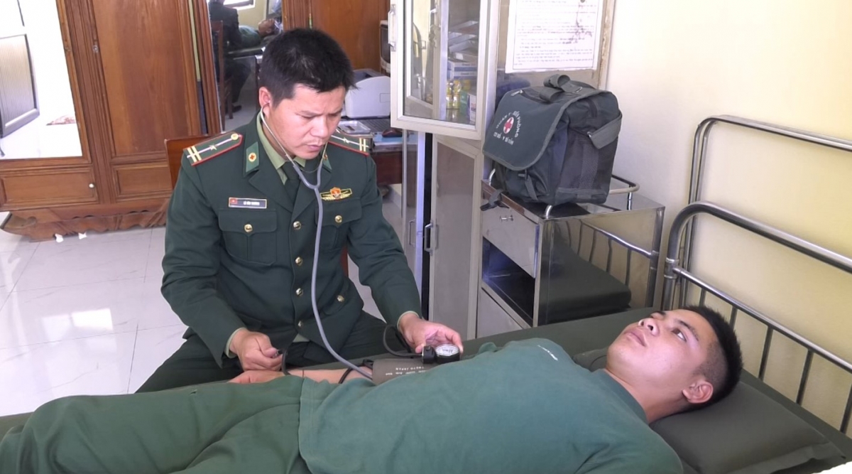 Đảm bảo sức khoẻ cho cán bộ, chiến sĩ đang thực hiện sứ mệnh bảo vệ biên cương Tổ quốc.