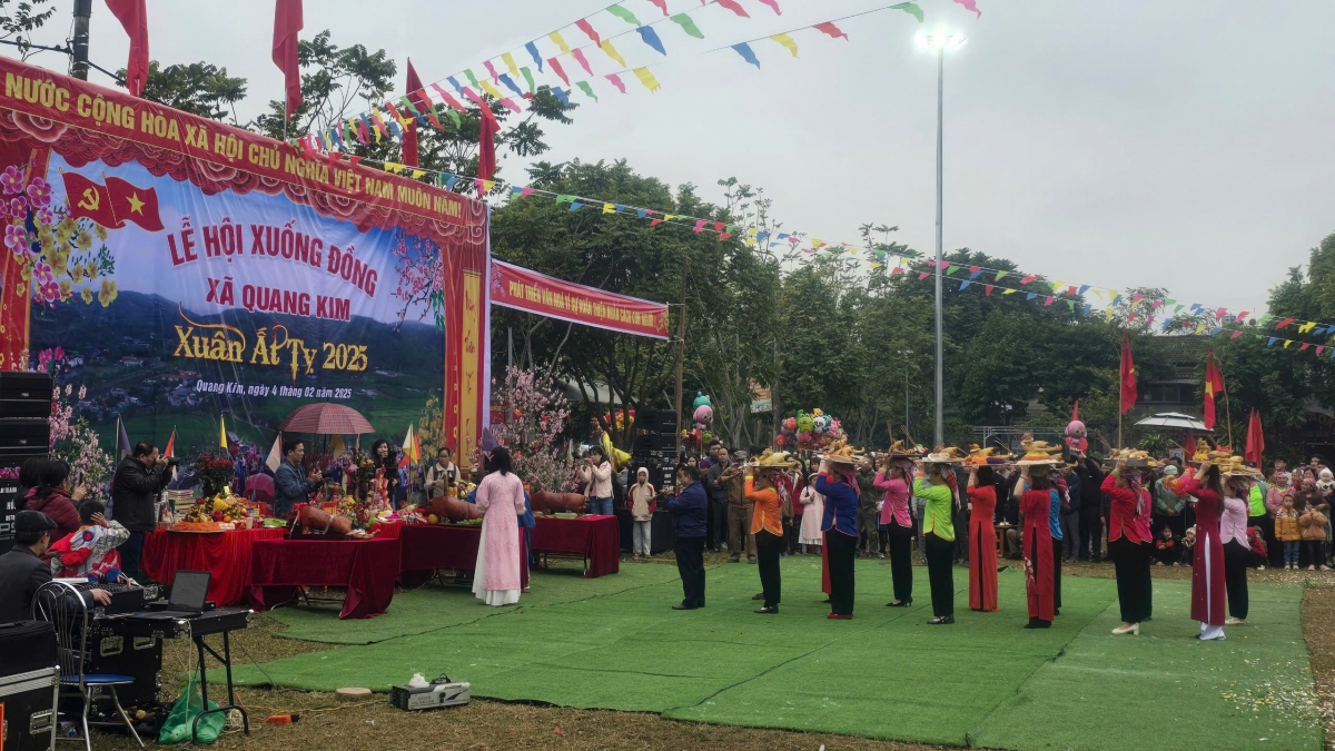 Dâng lễ tế thần linh