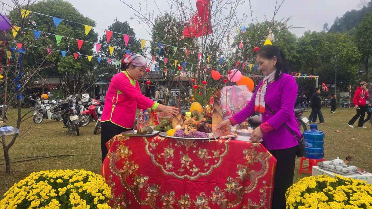Gian cúng cầu mùa của thôn Đông Quang