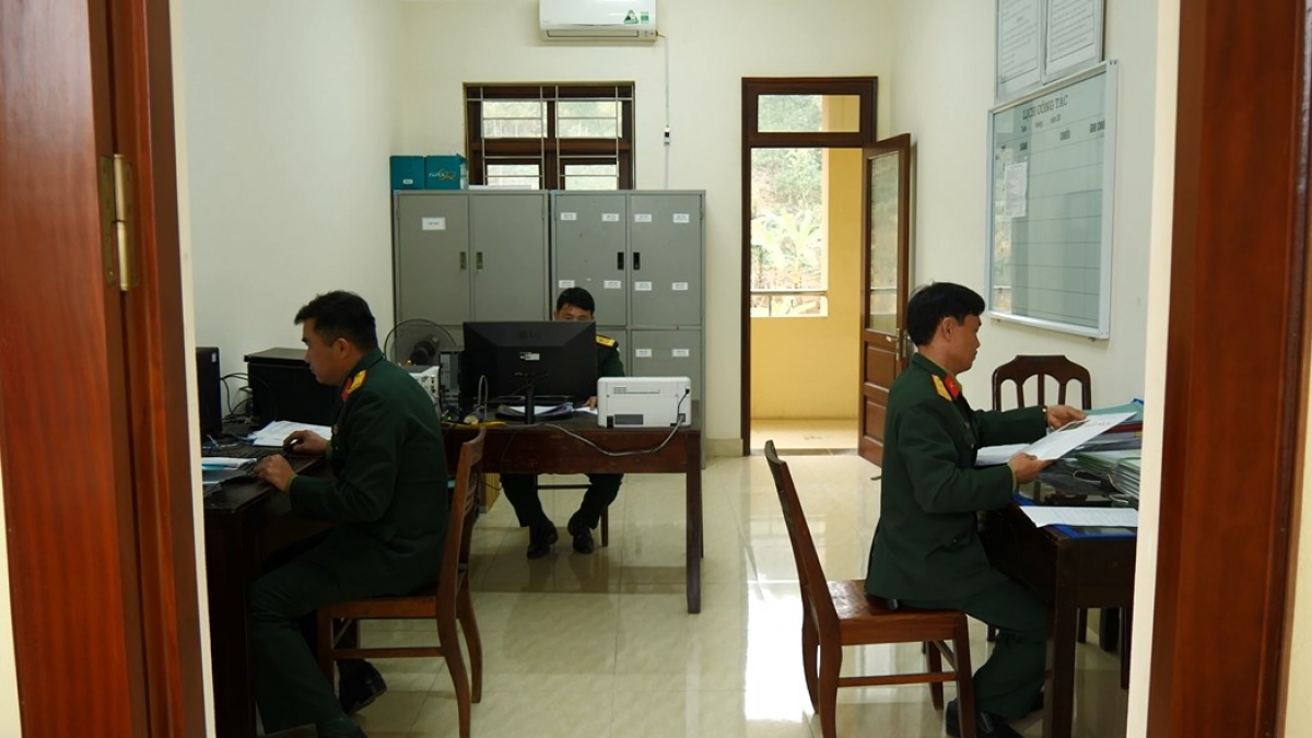 Làm tốt công tác tuyển quân là yếu tố quan trọng góp phần củng cố, tăng cường sức mạnh
quốc phòng, an ninh, xây dựng lực lượng vũ trang ngày càng vững mạnh .
Ảnh: Thanh Thủy/VOV Tây Bắc