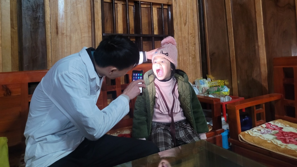 Người dân Nặm Mây an tâm hơn khi có một Bí thư Chi bộ trẻ và là nhân viên y tế có trình độ, hết lòng vì người dân