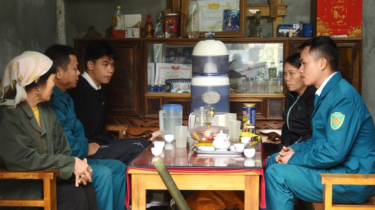 Số thanh niên nhập ngũ có đơn tình nguyện cao hơn so với năm trước, nhờ làm tốt tuyên truyền,
giáo dục thanh niên về vai trò đối với nhiệm vụ bảo vệ Tổ quốc.
Ảnh: Thanh Thủy/VOV Tây Bắc