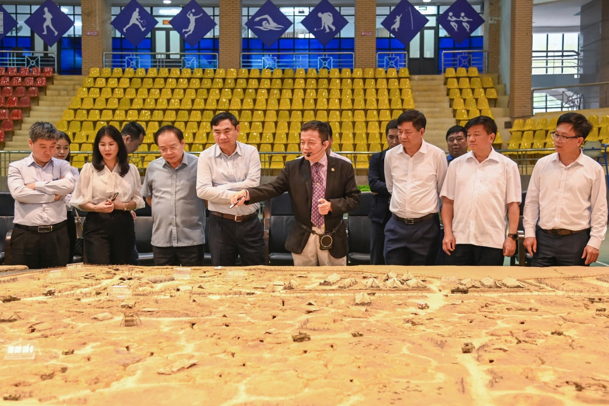 Mục tiêu của dự án là tái hiện lại Khu trung tâm tập đoàn cứ điểm
của quân đội Pháp tại Điện Biên Phủ