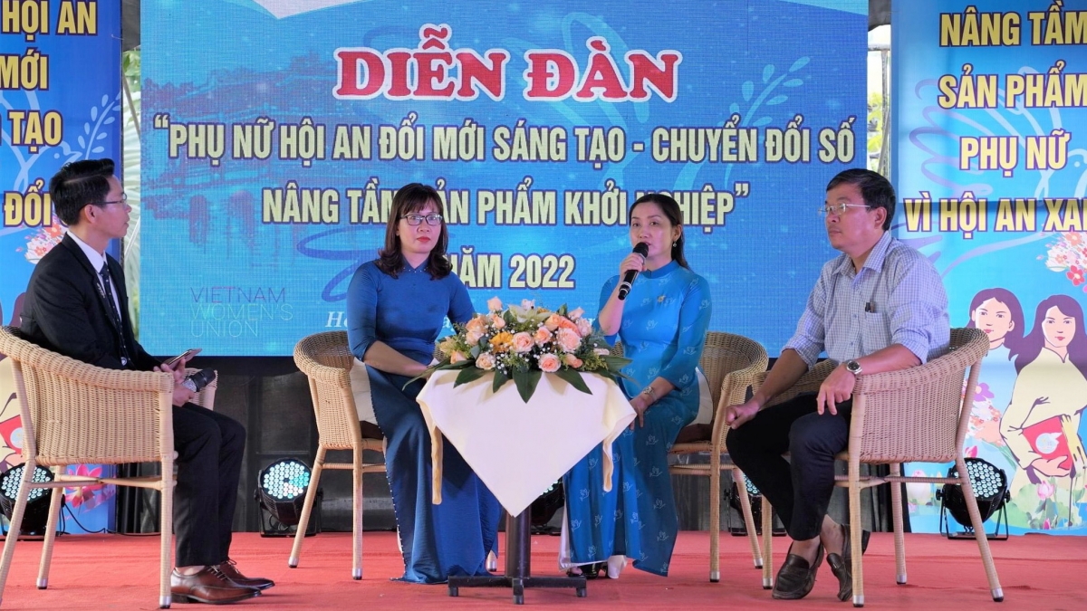 Diễn đàn "Phụ nữ đổi mới sáng tạo, chuyển đổi số nâng tầm sản phẩm khởi nghiệp".
Ảnh: Tuyết Lê/VOV Miền Trung