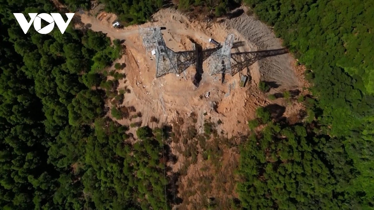 Lào Cai tập trung cho các dự án trọng điểm như đường dây 500kV Lào Cai - Vĩnh Yên.
Ảnh: An Kiên/VOV Tây Bắc