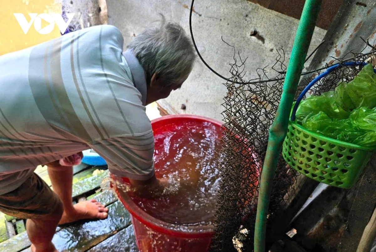 Tại xã Khánh Thuận có nhiều hộ dân thiếu nước trong mùa khô