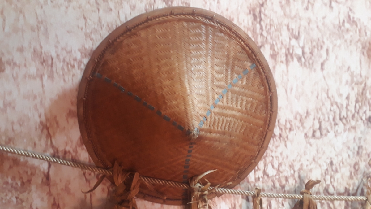Một chiếc nón Hà Nhì hoàn chỉnh
