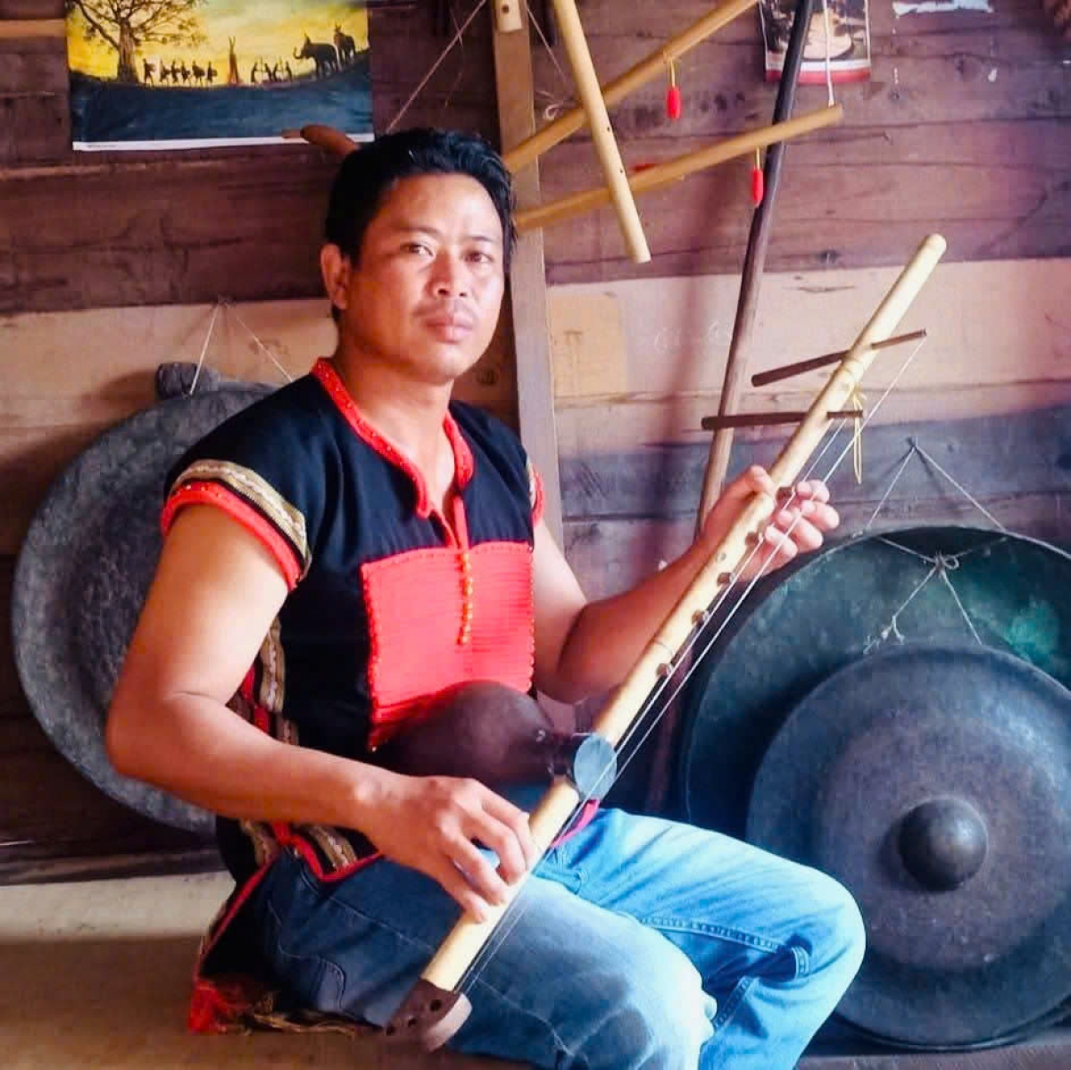 Tơdăm Êđê Y Puen Niê păng minh ƀar brŏ kon kông