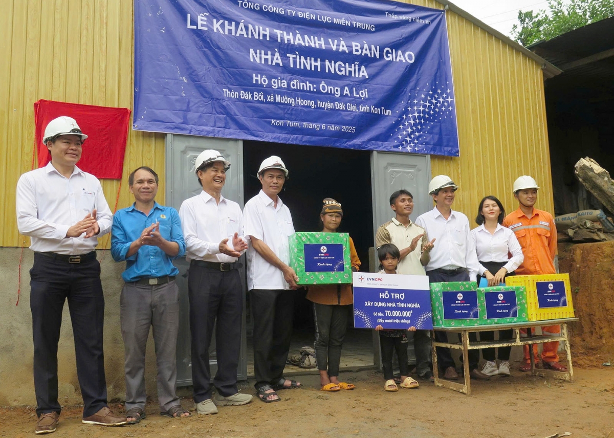 Kŏng ti ngăn on tơhrik Kon Tum pơcháu hngêi Tuăn pâ pro kăn kuăn pơlê