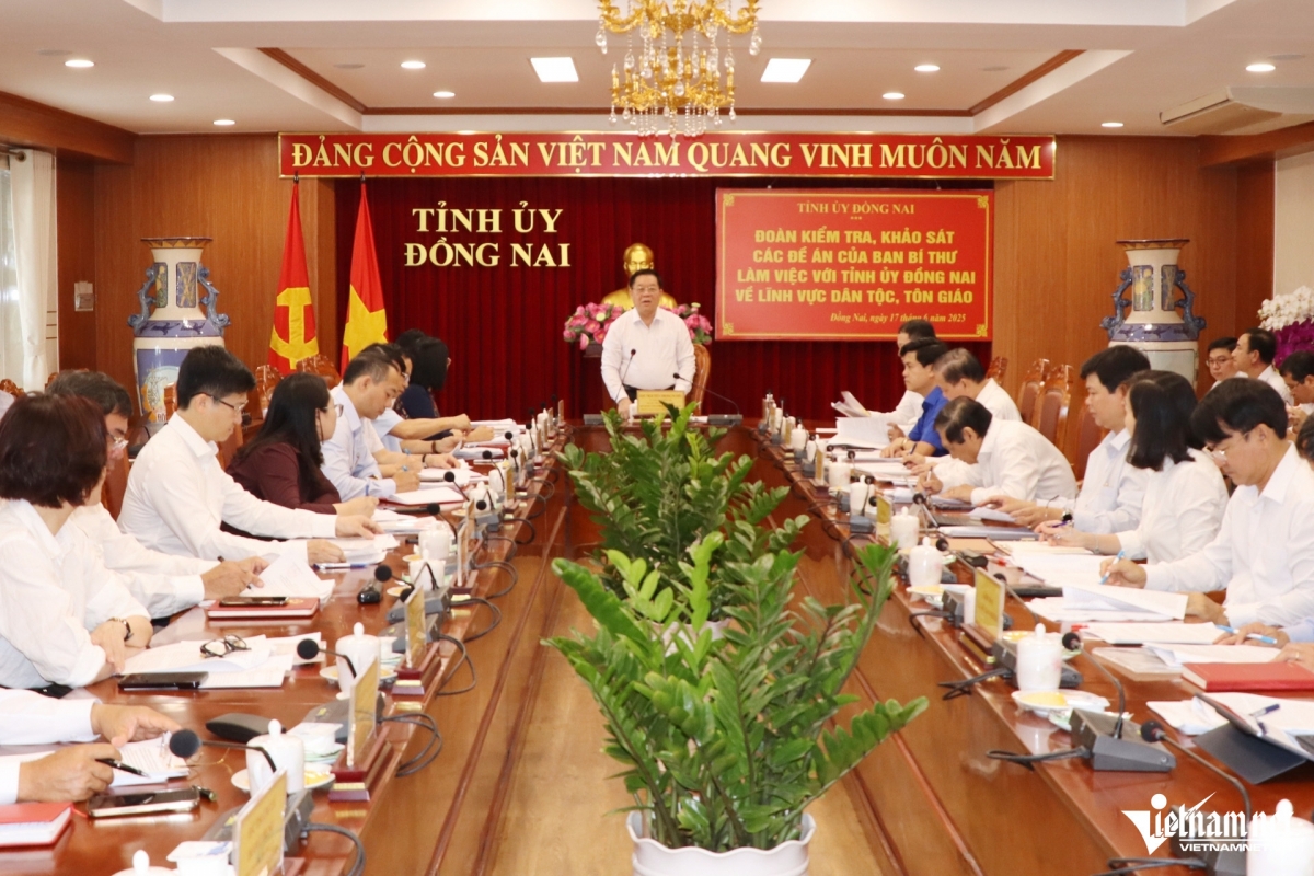 Kapul ngak bruk Trung uong ka gah bangsa saong agama ngak bruk haong Tinh uy Dong Nai