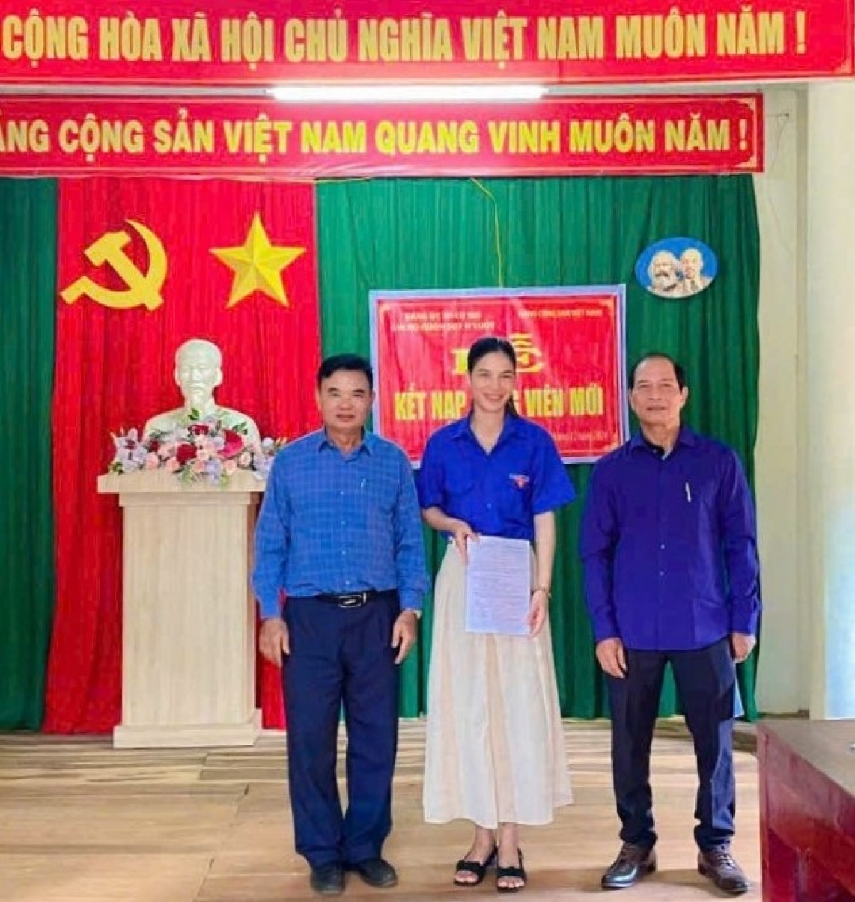 Rim drŏ kăn Ƀĭ thư ưh khan bơngai tơm dơnơm jang chinh trĭ mă oei jing pla ŭnh tơ̆k hơdăh ba trong ăn atŏk tơ iung mŭk drăm-tơpôl tơ̆ tơring.