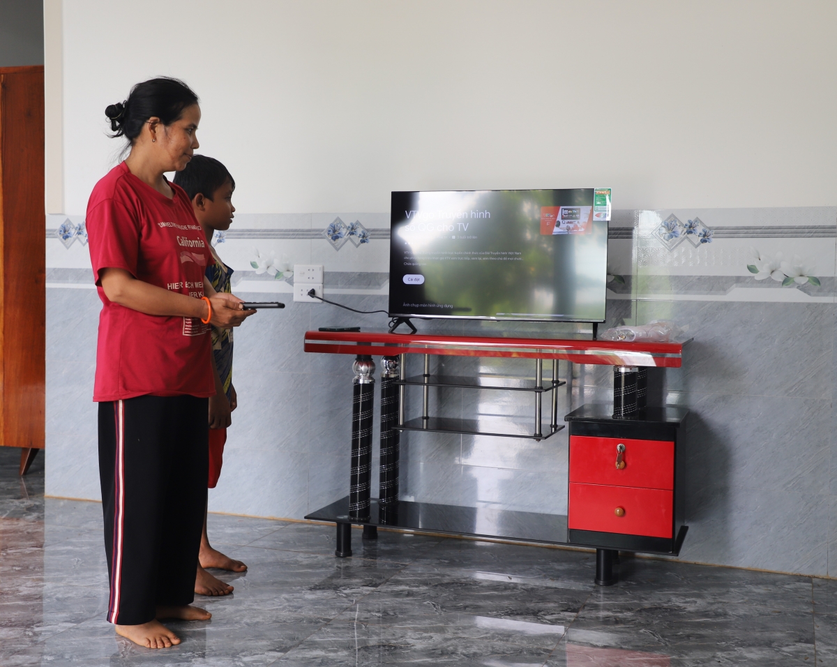 Môi tung mâu rơpŏng kuăn pơlê châ kơjo kum Tơdroăng xăm kơtiê 1710 dêi Chin phuh