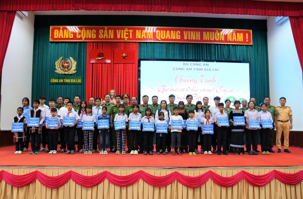 Công an dêh char Gia Lai tơƀâp 28 ‘nu mon jĭ “kon rong”