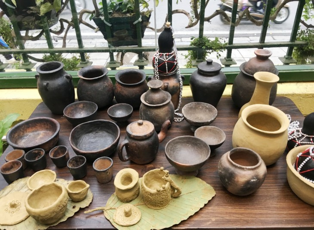 Mâu vó, hdro, mŏng dêi mơngế Bơhnéa