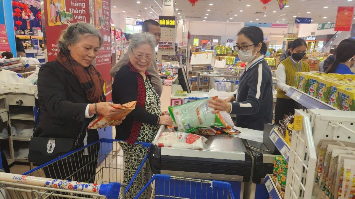 Bơngai răt yoa lăng hơlen kơjăp găh tơpu, hơnăn, jơ ‘năr gơ̆h iŏk yoa kơ tơmam drăm hơdrol vă răt yoa.