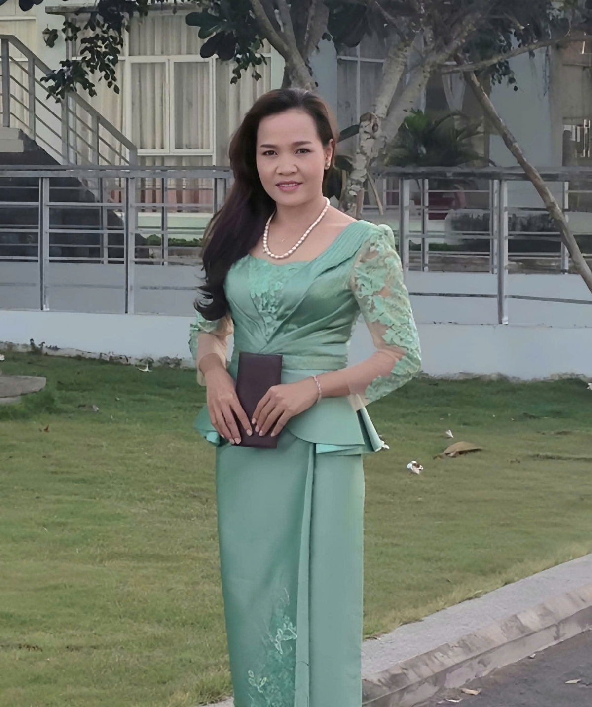 BTV Thone Chane Tha còn là một ca sĩ được yêu mến, mang đến những giai điệu sâu lắng và kết nối cảm xúc của bao thế hệ thính giả.