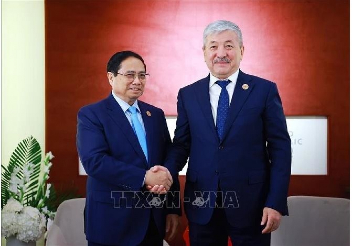 Pôa Phạm Minh Chính, Ngế pro xiâm hnê ngăn tơnêi têa trâm mâ Ngế pro xiâm hnê ngăn kong têa Kyrgyzstan (Um: Dương Giang/TTXVN)