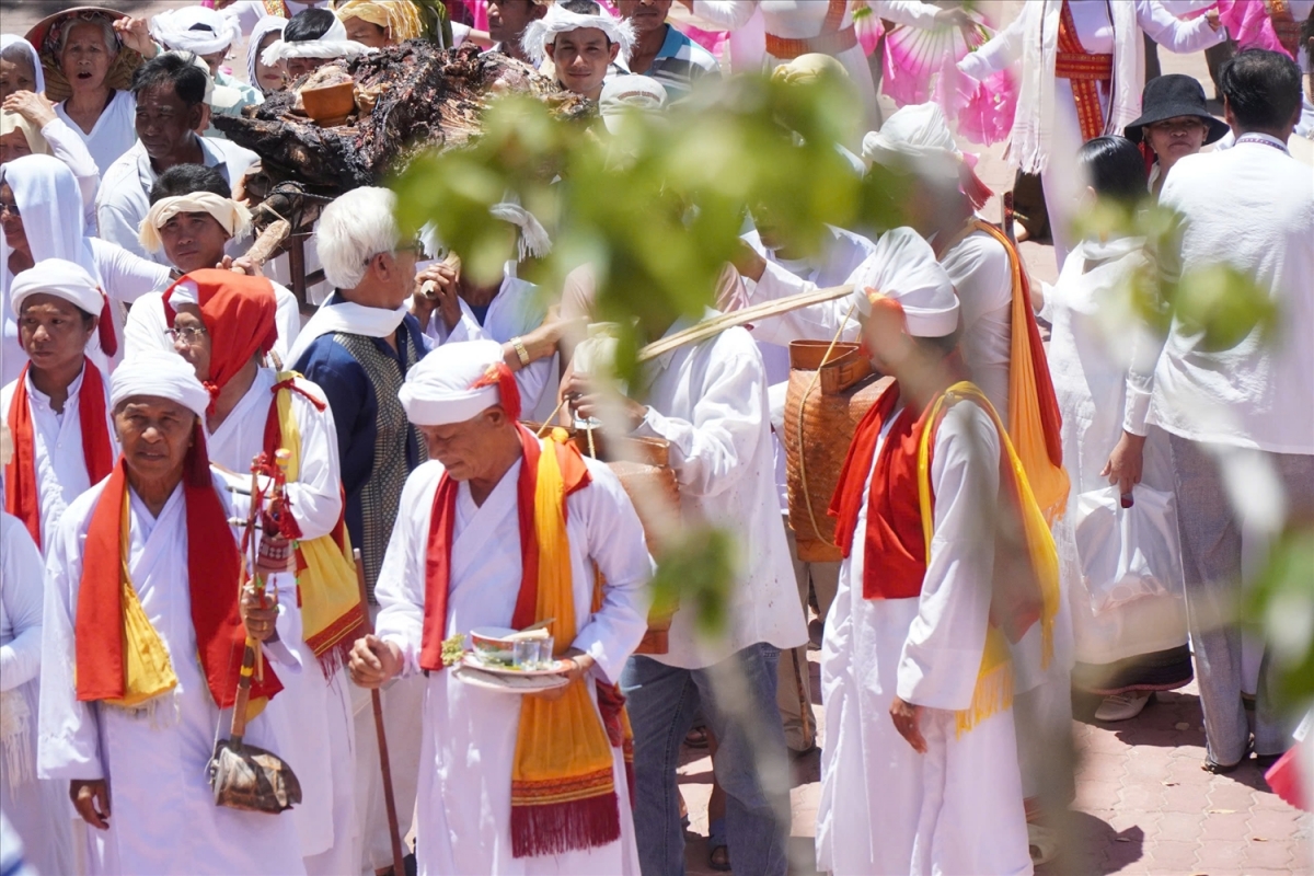 Dom halau janeng Cam tagok bimon
