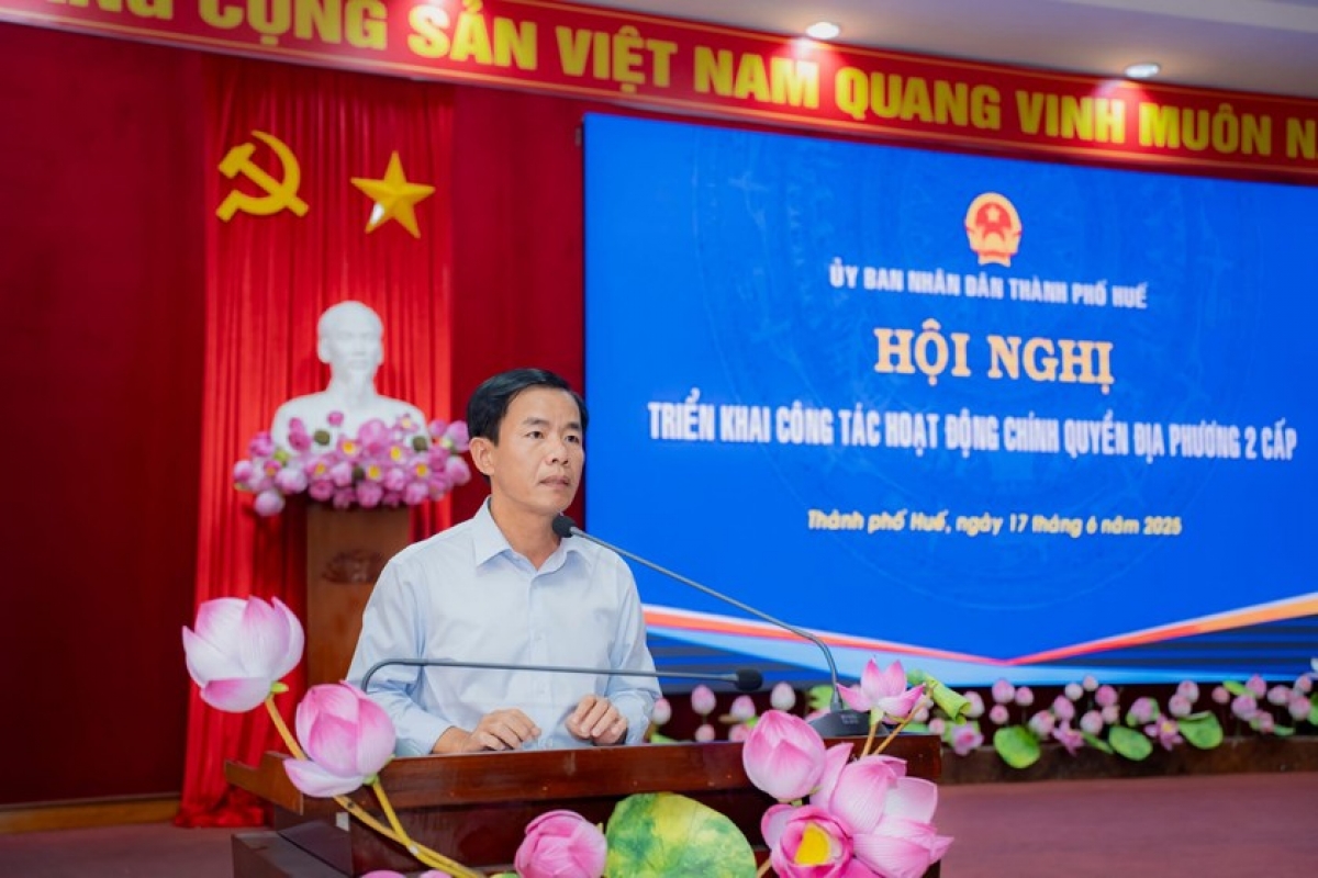 Chủ tịch UBND thành phố Huế Nguyễn Văn Phương phát biểu kết luận hội nghị