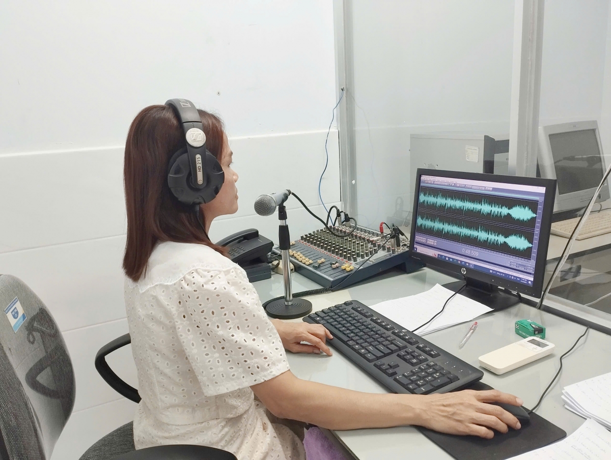 BTV Thone Chane Tha – người đã góp phần lan tỏa và giữ gìn nét đẹp âm nhạc trên sóng phát thanh tiếng Khmer của VOV ĐBSCL.