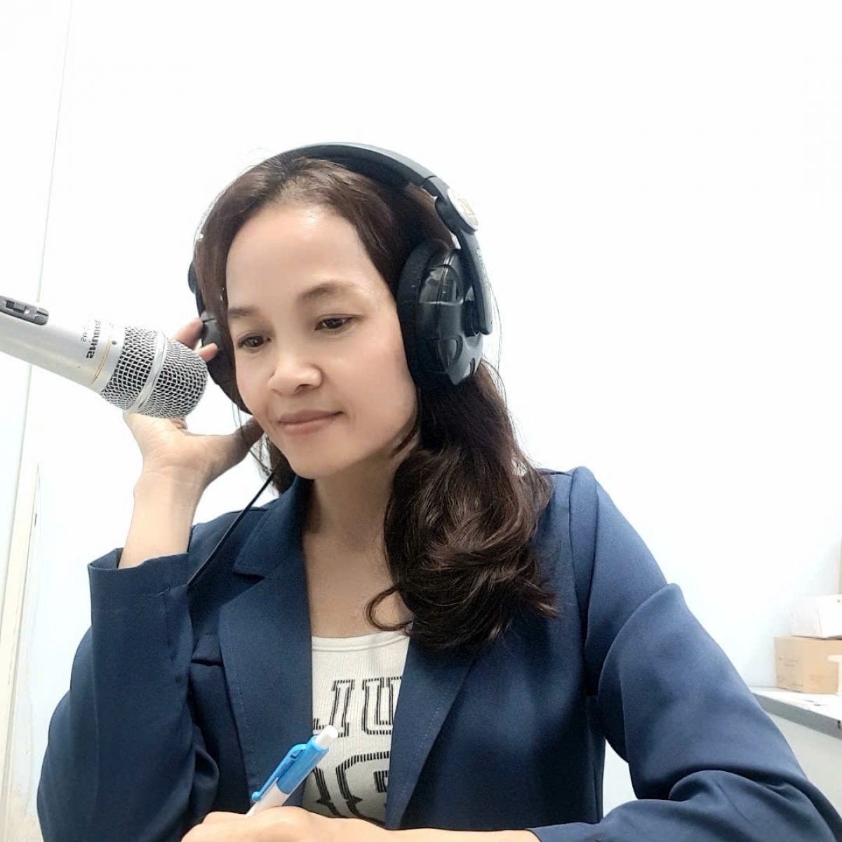 Hơn cả những tấm bằng khen, phần thưởng lớn nhất với Thone Chane Tha có lẽ là những tình cảm yêu thương từ thính giả