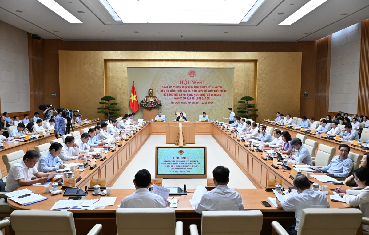 Thủ tướng ồng Phạm Minh Chính đơng lam Pơrjum