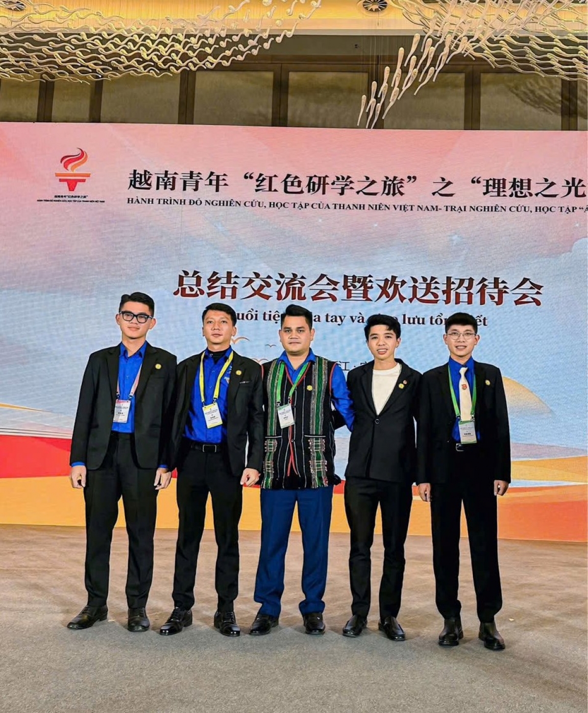 Nô Y A Rôn râng “Trong hăn chăng-mĭn njêng, nti nsơm bah druh ndăm” ta Trung Quốc
 
