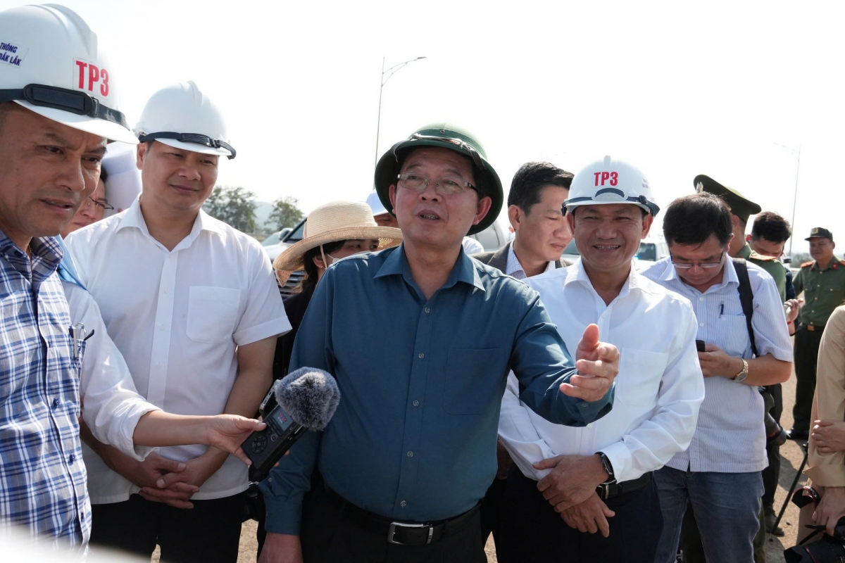 Phó Thủ tướng sồr ală mpồl lơh broă lơh mhar tơngai pơrgon lơh, gờñ ai rơndeh in lòt rê jơh gùt gơl gùng rơndeh lòt mhar