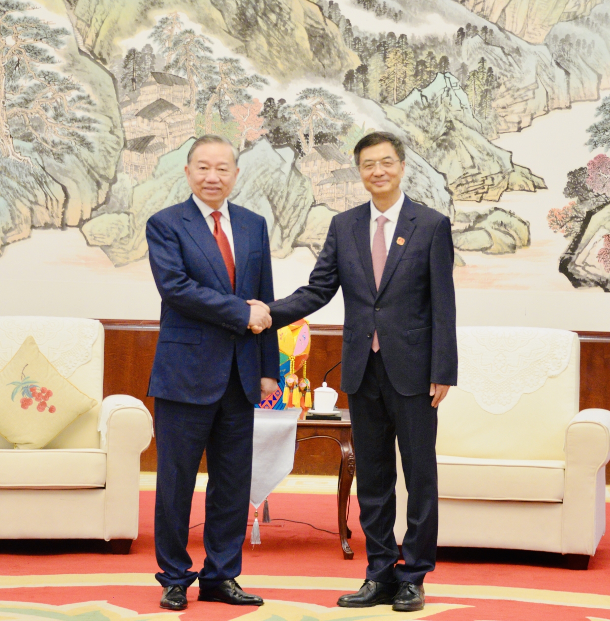 -Khua gĭt gai Đảng, Khua lăn čar Tô Lâm bi tuôm hŏng Khua bruă Đảng Quảng Tây, China Trần Cương 