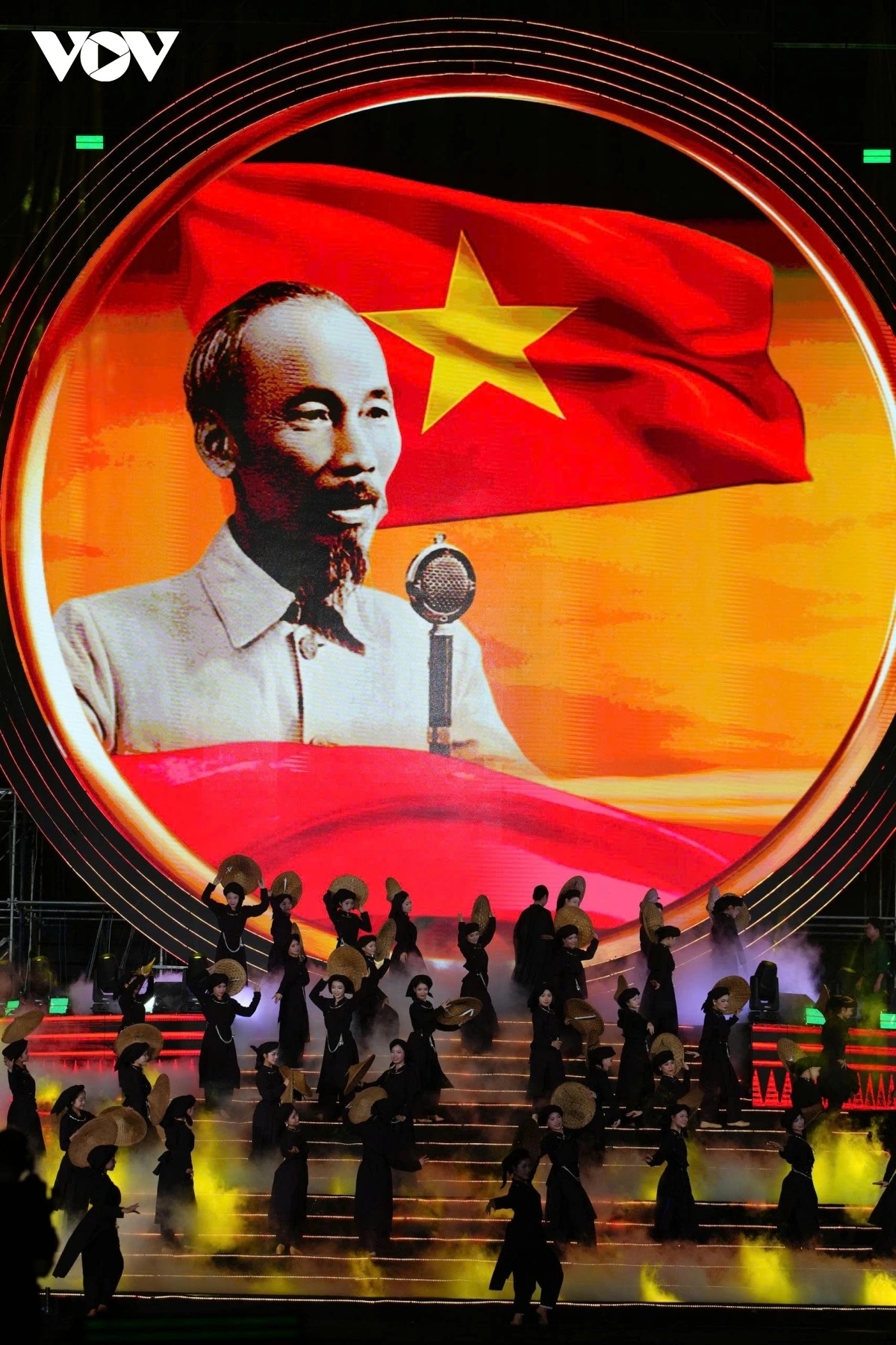 Chương trình nghệ thuật chính luận đặc biệt “Âm vang Tổ quốc” diễn ra tại Sân vận động Quốc gia Mỹ Đình, Hà Nội,