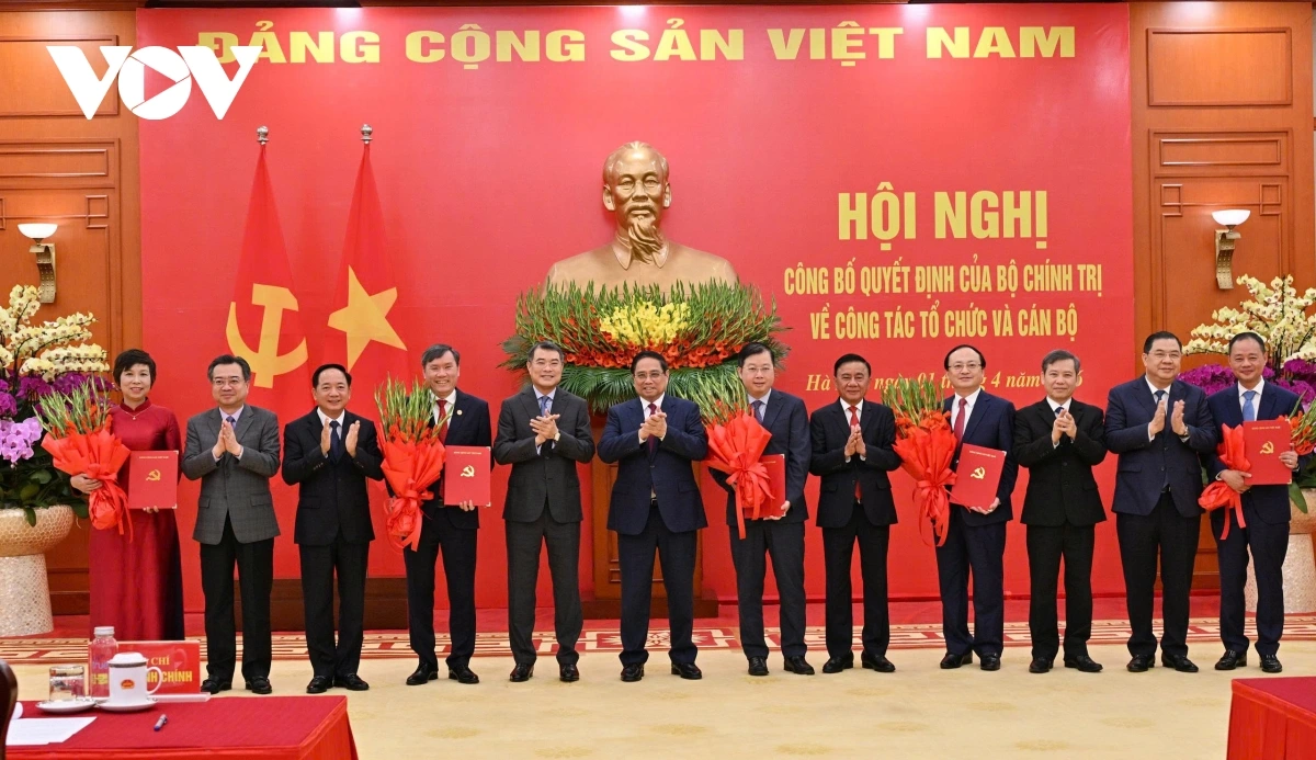 
Thủ tướng ồng Phạm Minh Chính mờ Duh broă sùm Mpồl đơng lam Đảng ồng Trần Cẩm Tú gờm chờ ală mpồl lơh broă