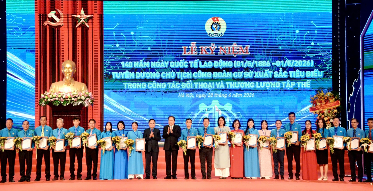 -Kruanh Quốc hội Trần Thanh Mẫn râng rơh kahgĭt 140 năm Nar pah kan lam ntur neh.