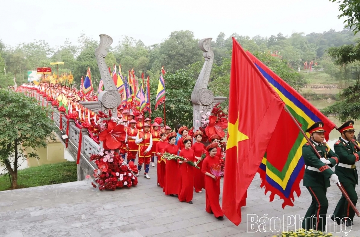 Mpồl rò chu ñàng bơkào, phan ơn pơdơng nùs nhơm ù Tiah Bơtau sơn rờp Lạc Long Quân in (Rùp: ai bơh ƀăo Phú Thọ)