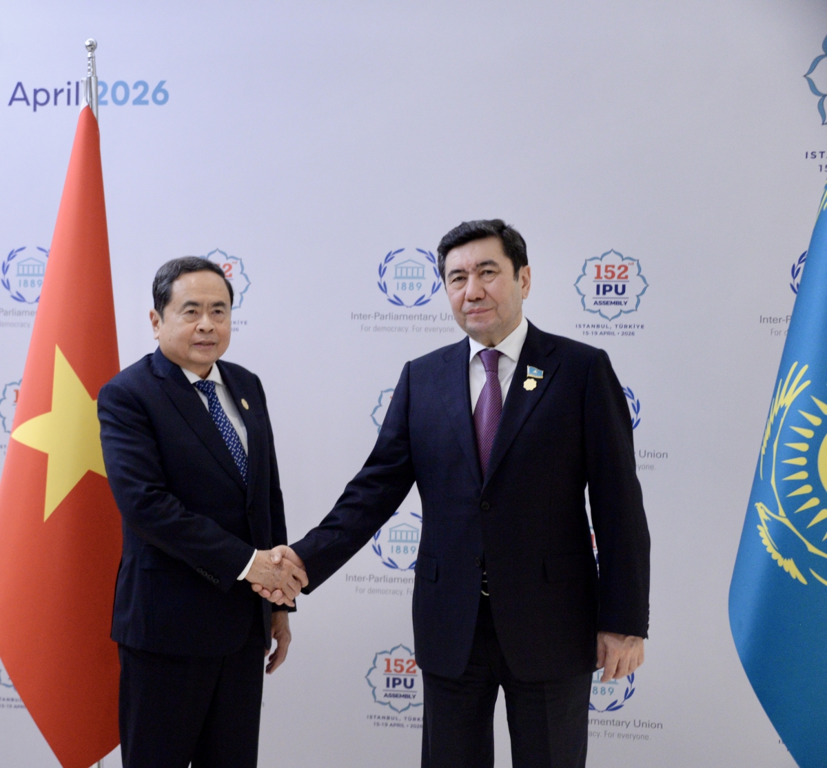 Khua Anôk bruă kƀĭn ala Trần Thanh Mẫn bi tuôm hŏng Khua Anôk bruă kƀĭn ala nah gŭ Kazakhstan Yerlan Koshanov