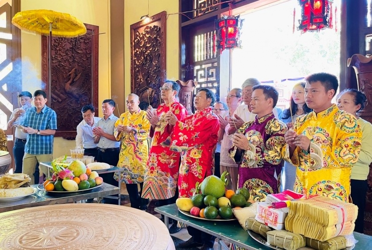 Knăm čuh brui mngưi ngă yang ti sang yang Mtao Hùng ti Pleiku, Gia Lai.