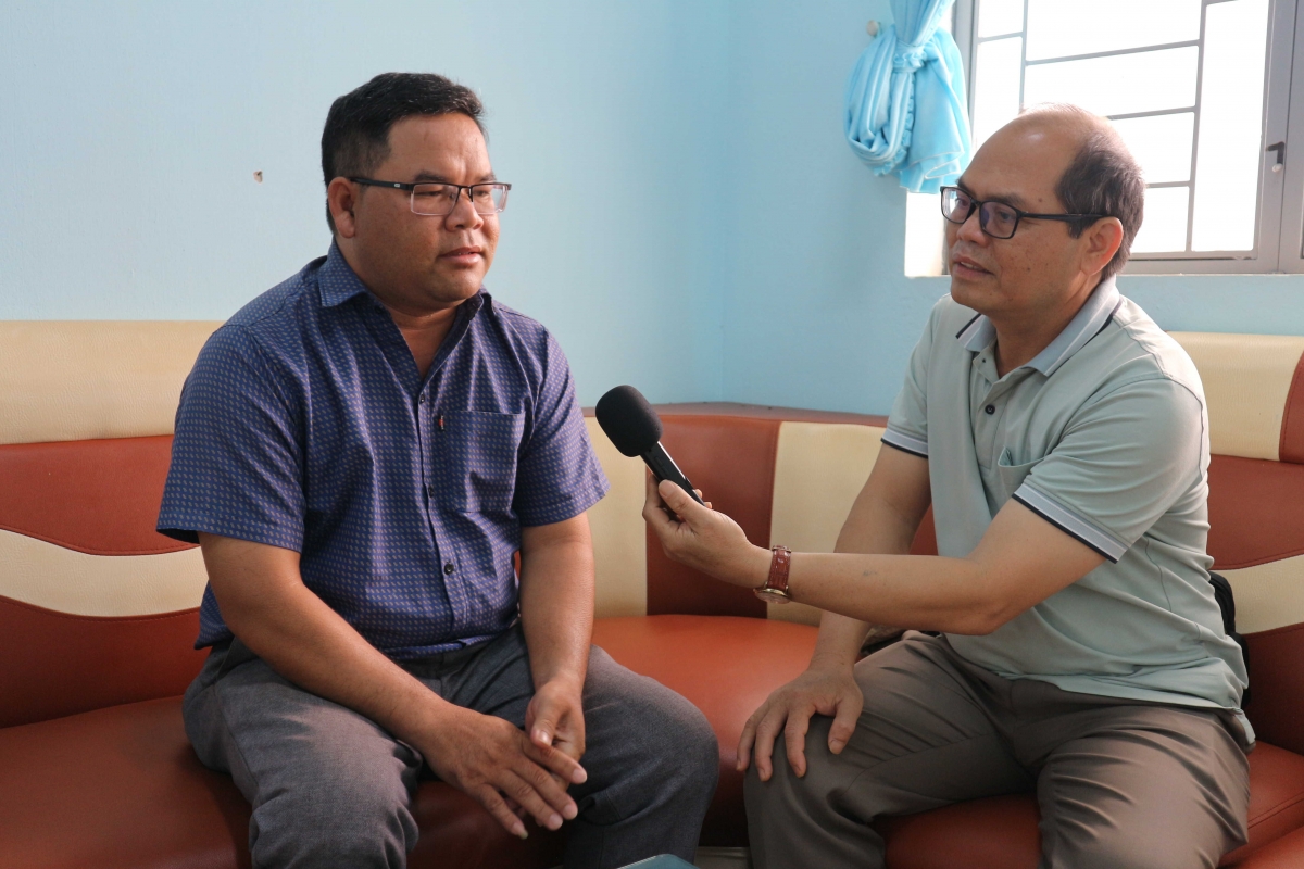 Kpă Duan - Ủy viên Ban  Thường vụ - Kruanh Ủy ban Mặt trận Tổ quốc Việt Nam xã Gào, n’gor Gia Lai lah rjăp nuih n’hâm tâm rnglăp ăp rnoi nuĭh