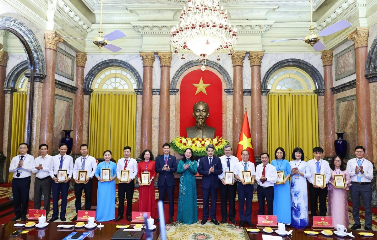 Groi Kruanh dak Võ Thị Ánh Xuân an ndơ ăp cán bộ ntoh lư tâm trong kan nchră nău bah dih n’hanh tâm bônh rmôt
 