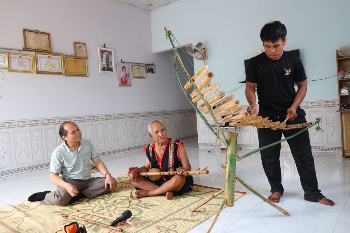 Bu ranh Rơ Châm Nha nkrih đơn ndrel sau păng