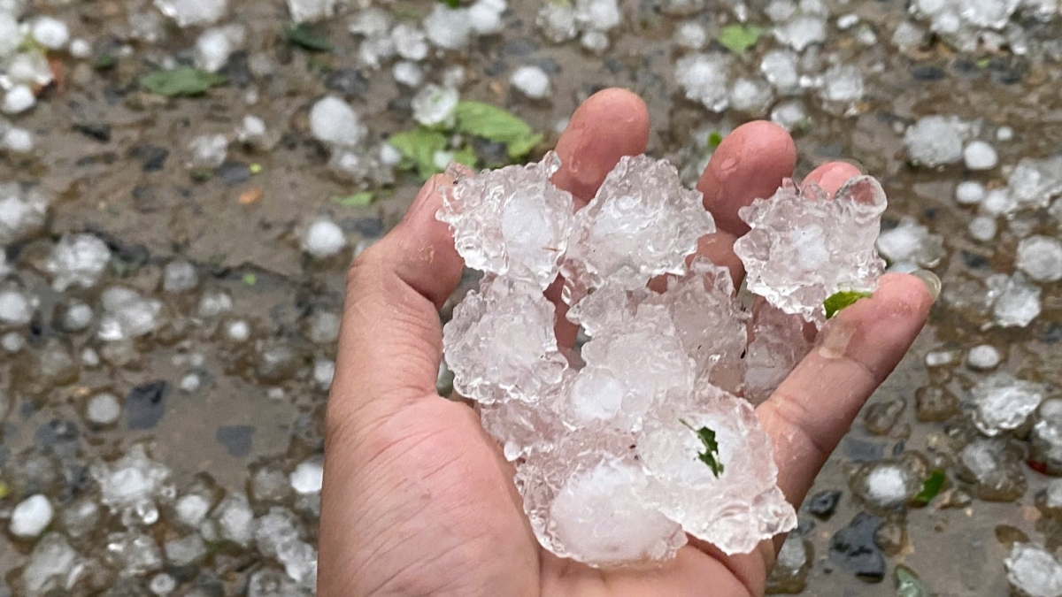 Hình ảnh mưa đá lớn tại xã Minh Lương (Lào Cai)