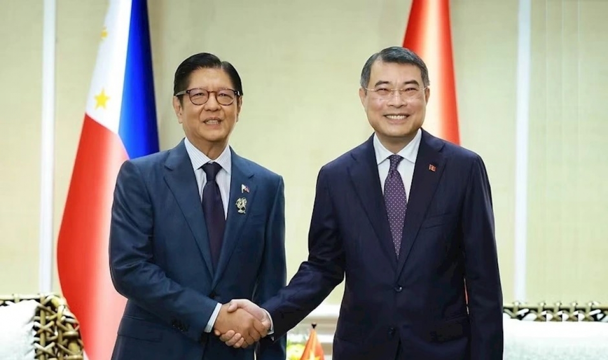 Thủ tướng Lê Minh Hưng mâp Tổng thống Philippines Ferdinand Romualdez Marcos Jr
 