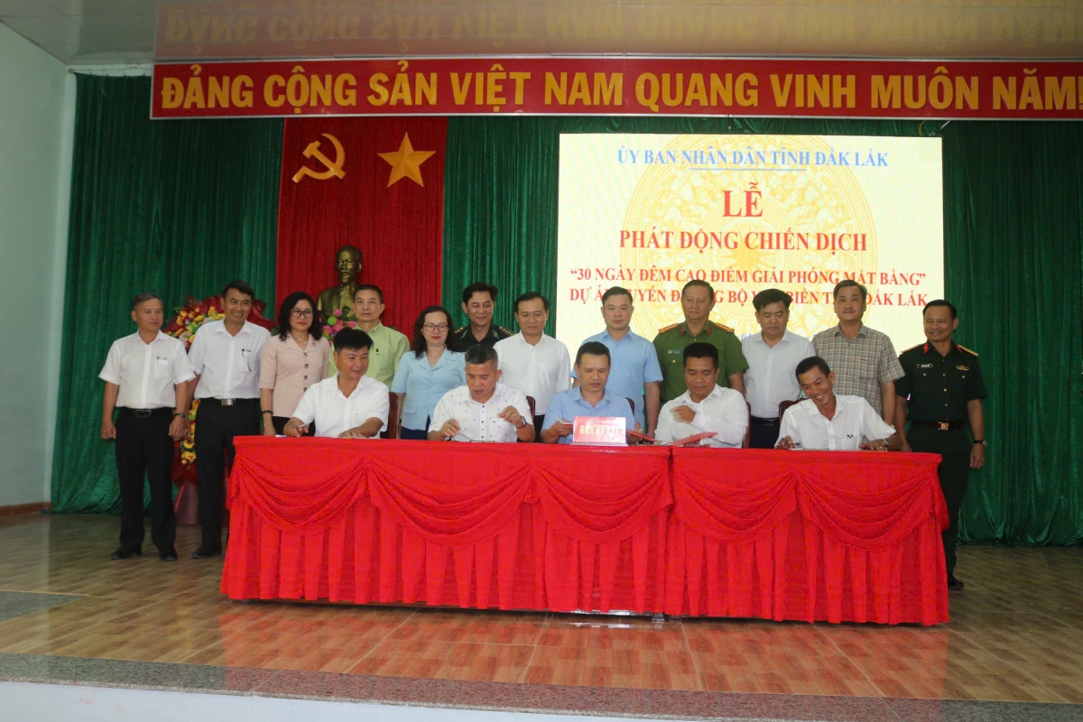 Dăk Lăk lam lơh uă ngan ai mat ù rơndăp broă lơh jat kềng gah dà lềng