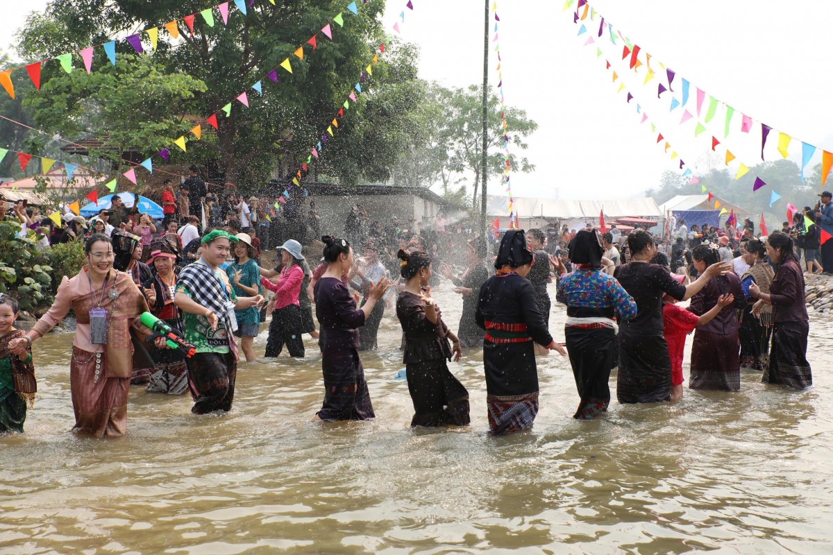     Pâl nđaih Điện Biên dôl đăt ndal bah văn hóa ƀon tơm 