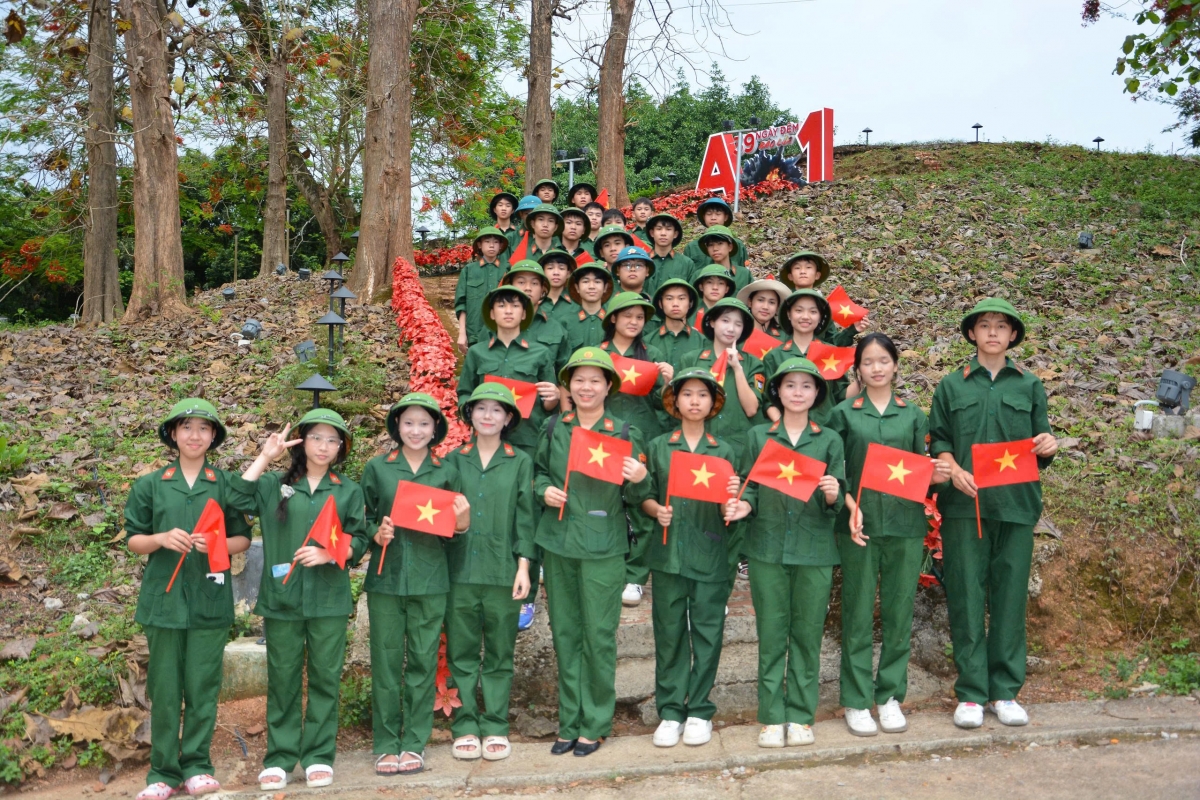 Không chỉ là nơi lưu giữ ký ức chiến tranh, Điện Biên hôm nay còn là điểm đến của lòng biết ơn và niềm tự hào dân tộc. 